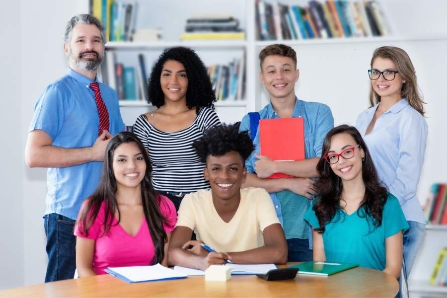Professores em formação continuada.